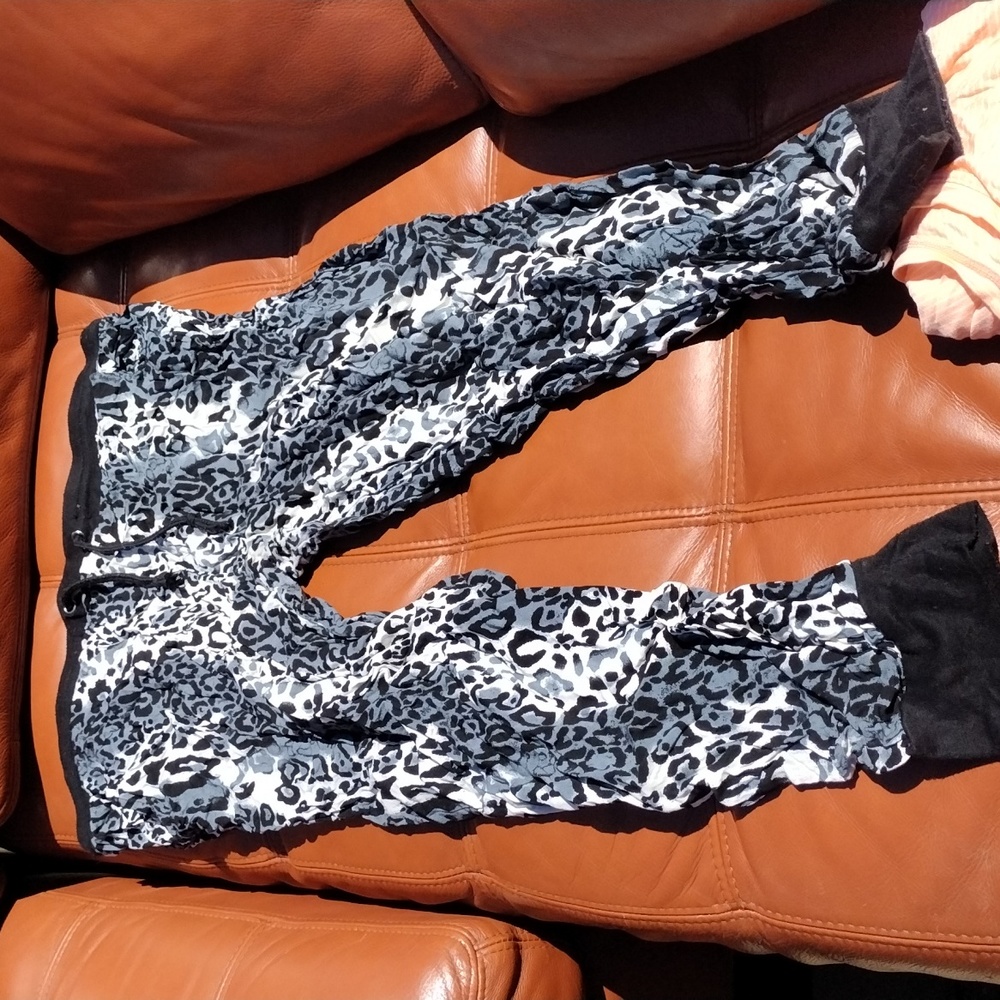 No boundaries lounge pants